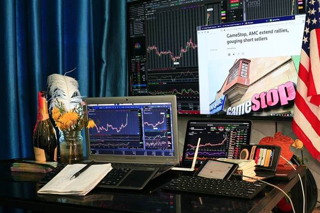 Trade Desk(TTD.US) Q2业绩发布后股价暴跌近40%，凯茜·伍德迅速增持超72.5万股